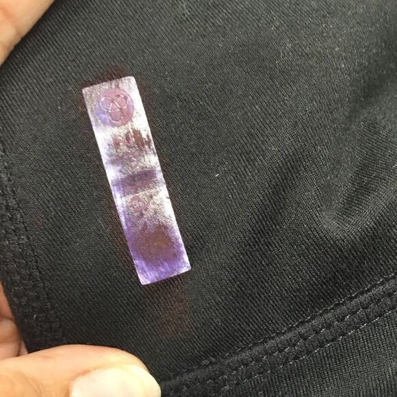 Zella Color Block Capris (E1) - Picture 4 of 6